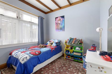 Photo of property in 5 Moana Grove, Waiwhetu, Lower Hutt, 5010