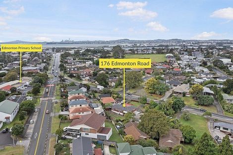Photo of property in 176 Edmonton Road, Te Atatu South, Auckland, 0610