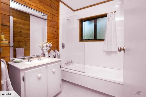 Photo of property in 5 Shackle Lane, Whitby, Porirua, 5024