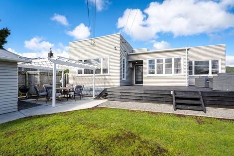 Photo of property in 61 Miro Street, Trentham, Upper Hutt, 5018