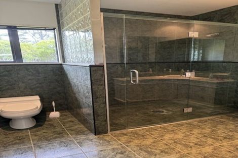 Photo of property in 115 Station Road, Kumeu, 0891