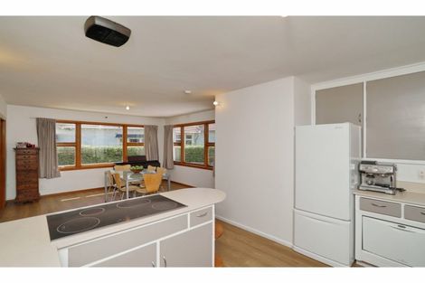 Photo of property in 80 Avonhead Road, Avonhead, Christchurch, 8042