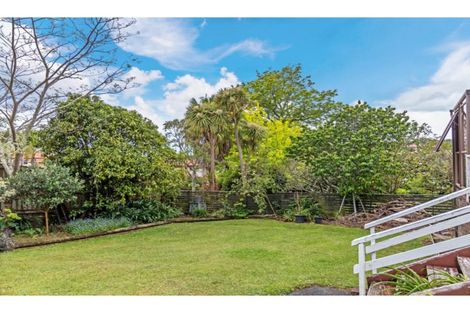 Photo of property in 118 Whangaparaoa Road, Red Beach, 0932