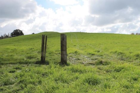 Photo of property in 16 Matai Drive, Maungaturoto, 0520