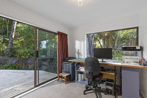 Photo of property in 9 Geoffrey Road, Torbay, Auckland, 0630
