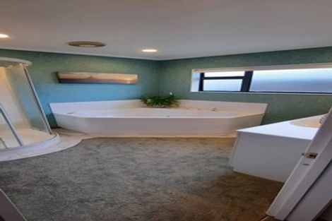 Photo of property in 10 Saint Helens Place, Tawhero, Whanganui, 4501