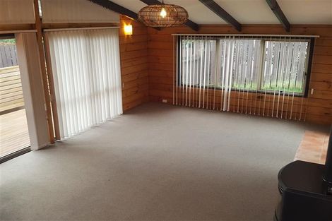 Photo of property in 3 Veale Road, Frankleigh Park, New Plymouth, 4310