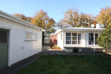 Photo of property in 43 Elmira Avenue, Hokowhitu, Palmerston North, 4410