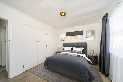 Photo of property in 24 Holdsworth Avenue, Milson, Palmerston North, 4414