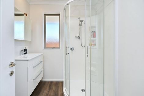 Photo of property in 7 Walnut Way, Rangiora, 7400