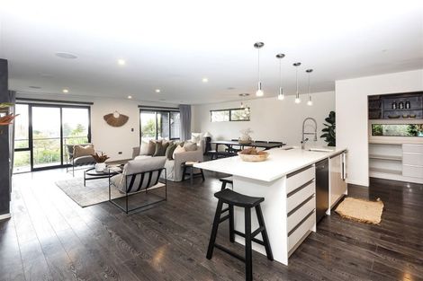 Photo of property in 300 Centaurus Road, Hillsborough, Christchurch, 8022