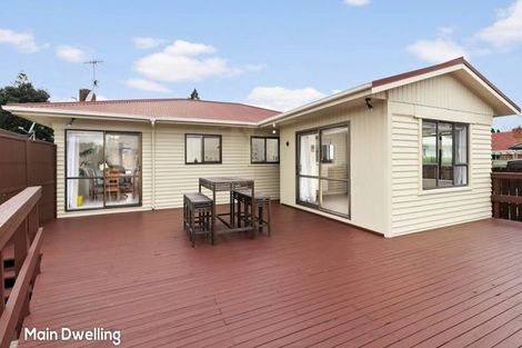 Photo of property in 14 Peachgrove Road, Te Atatu Peninsula, Auckland, 0610