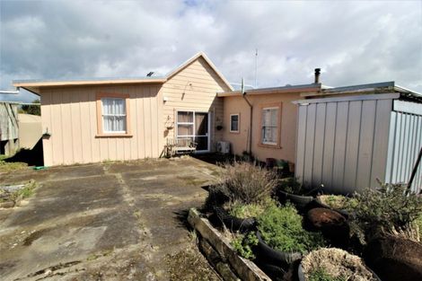 Photo of property in 24 Lovell Road, Woodville, 4998