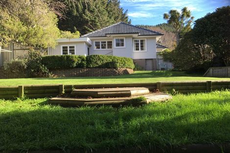 Photo of property in 19 Willowbank Road, Tawa, Wellington, 5028