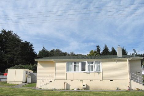 Photo of property in 63 Cambridge Terrace, Kaiti, Gisborne, 4010
