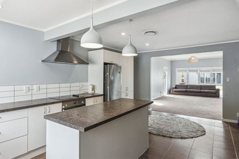 Photo of property in 116 Seaview Road, Paraparaumu Beach, Paraparaumu, 5032