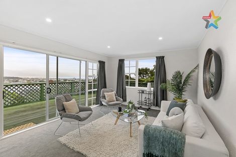 Photo of property in 1/22 Dowse Drive, Maungaraki, Lower Hutt, 5010