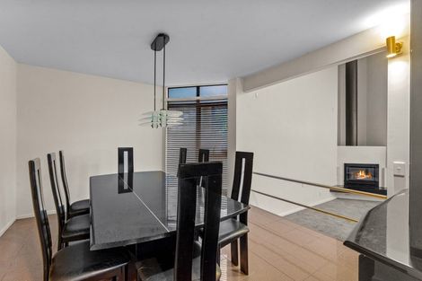 Photo of property in 2/102 Queen Street, Northcote Point, Auckland, 0627