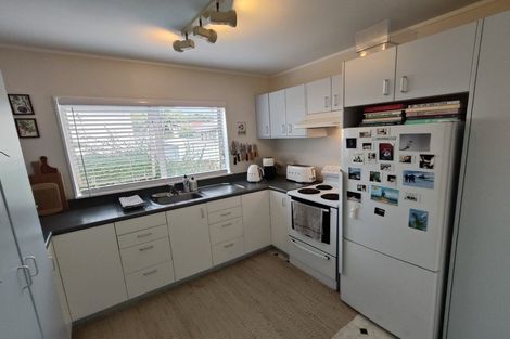 Photo of property in 2/28 Caribbean Drive, Unsworth Heights, Auckland, 0632