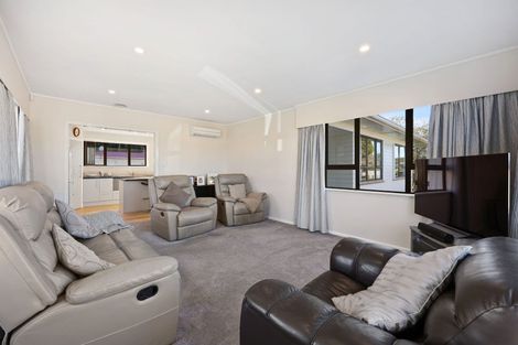 Photo of property in 383 Great South Road, Opaheke, Papakura, 2113