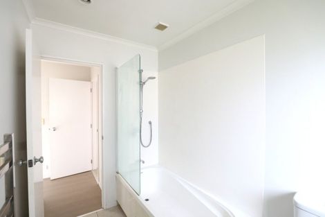 Photo of property in 24 Ashmere Lane, Weymouth, Auckland, 2103