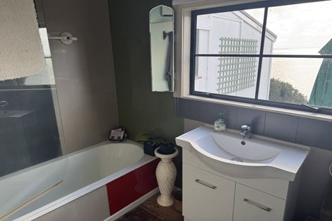 Photo of property in 41 Torkar Road, Clarks Beach, 2122