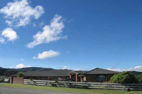 Photo of property in 68 Kirton Drive, Riverstone Terraces, Upper Hutt, 5018