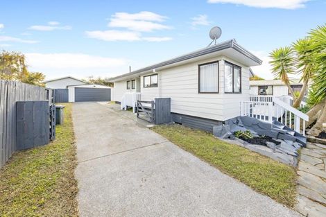 Photo of property in 8 Justamere Place, Weymouth, Auckland, 2103