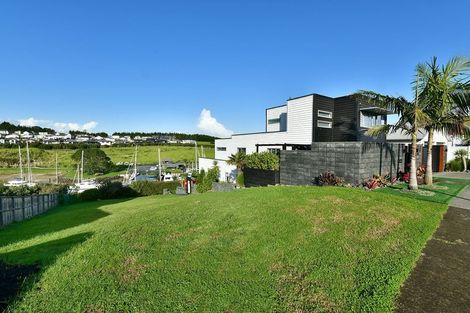 Photo of property in 100 Voyager Drive, Gulf Harbour, Whangaparaoa, 0930