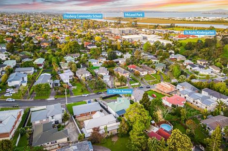 Photo of property in 15 Divich Avenue, Te Atatu South, Auckland, 0610