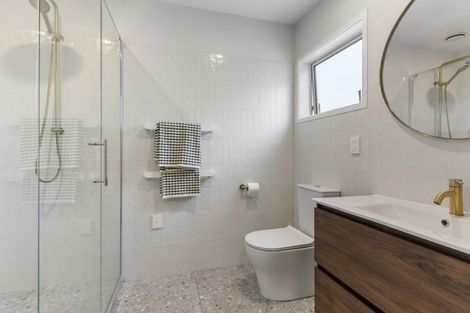 Photo of property in 35a Sullivan Avenue, Mangere Bridge, Auckland, 2022