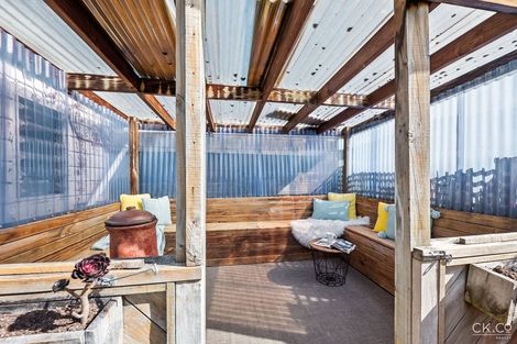 Photo of property in 28 Omaha Grove, Totara Park, Upper Hutt, 5018