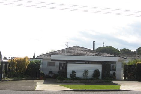 Photo of property in 76 Fulford Street, New Plymouth, 4310
