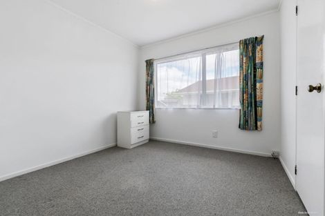 Photo of property in 143 Botany Road, Botany Downs, Auckland, 2010