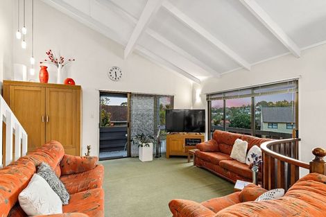 Photo of property in 42 Holyoake Place, Chatswood, Auckland, 0626