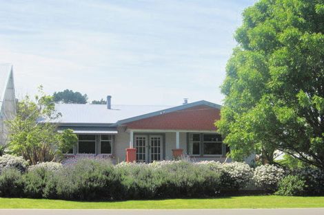 Photo of property in 207 Whitaker Street, Whataupoko, Gisborne, 4010