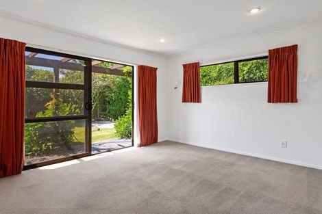 Photo of property in 56 Westgrove Avenue, Avonhead, Christchurch, 8042