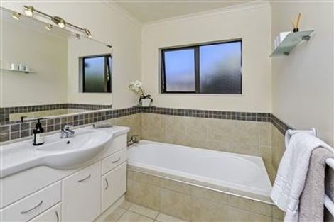 Photo of property in 5 Starlight Cove, Hobsonville, Auckland, 0618