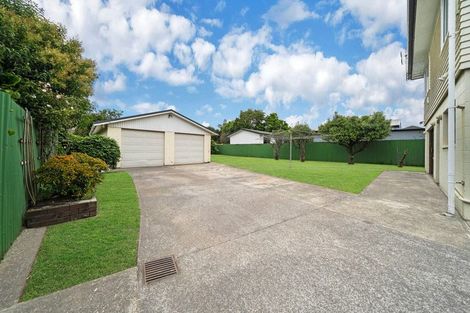 Photo of property in 14 Miro Road, Mangere Bridge, Auckland, 2022