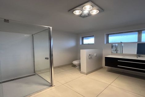 Photo of property in 32 Ambleside Drive, Burnside, Christchurch, 8053