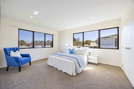 Photo of property in 13 Knightsbridge Drive, Forrest Hill, Auckland, 0620