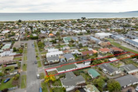 Photo of property in 25 Cradock Street, South New Brighton, Christchurch, 8062