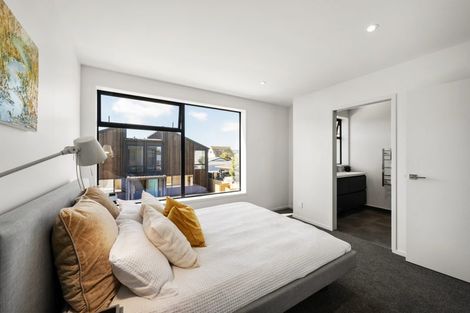 Photo of property in 96a Apu Crescent, Lyall Bay, Wellington, 6022