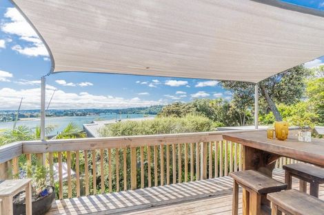 Photo of property in 2/35 Dakota Avenue, Beach Haven, Auckland, 0626