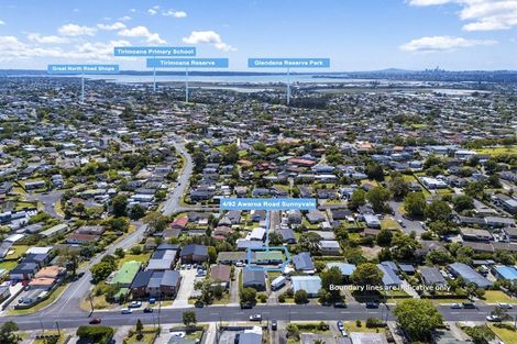Photo of property in 4/92 Awaroa Road, Sunnyvale, Auckland, 0612