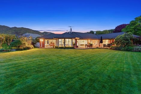 Photo of property in 9a Karaka Grove, Waikanae, 5036