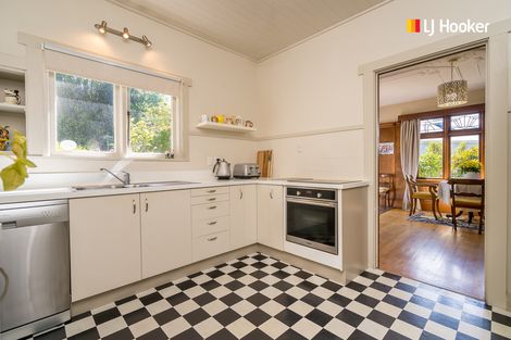 Photo of property in 102 Glenpark Avenue, Mornington, Dunedin, 9011