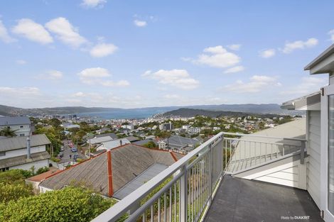 Photo of property in 32 Sugarloaf Road, Brooklyn, Wellington, 6021