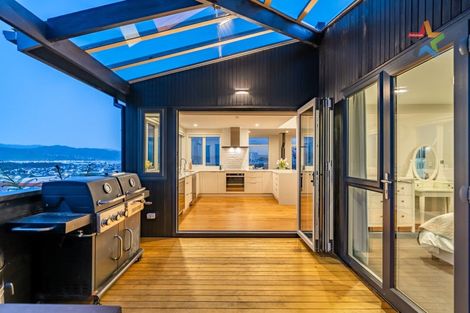 Photo of property in 24 Magnolia Grove, Maungaraki, Lower Hutt, 5010