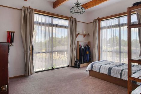 Photo of property in 1 Millen Place, Clarks Beach, 2122